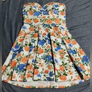 Charlotte Russe Floral strapless dress Size M